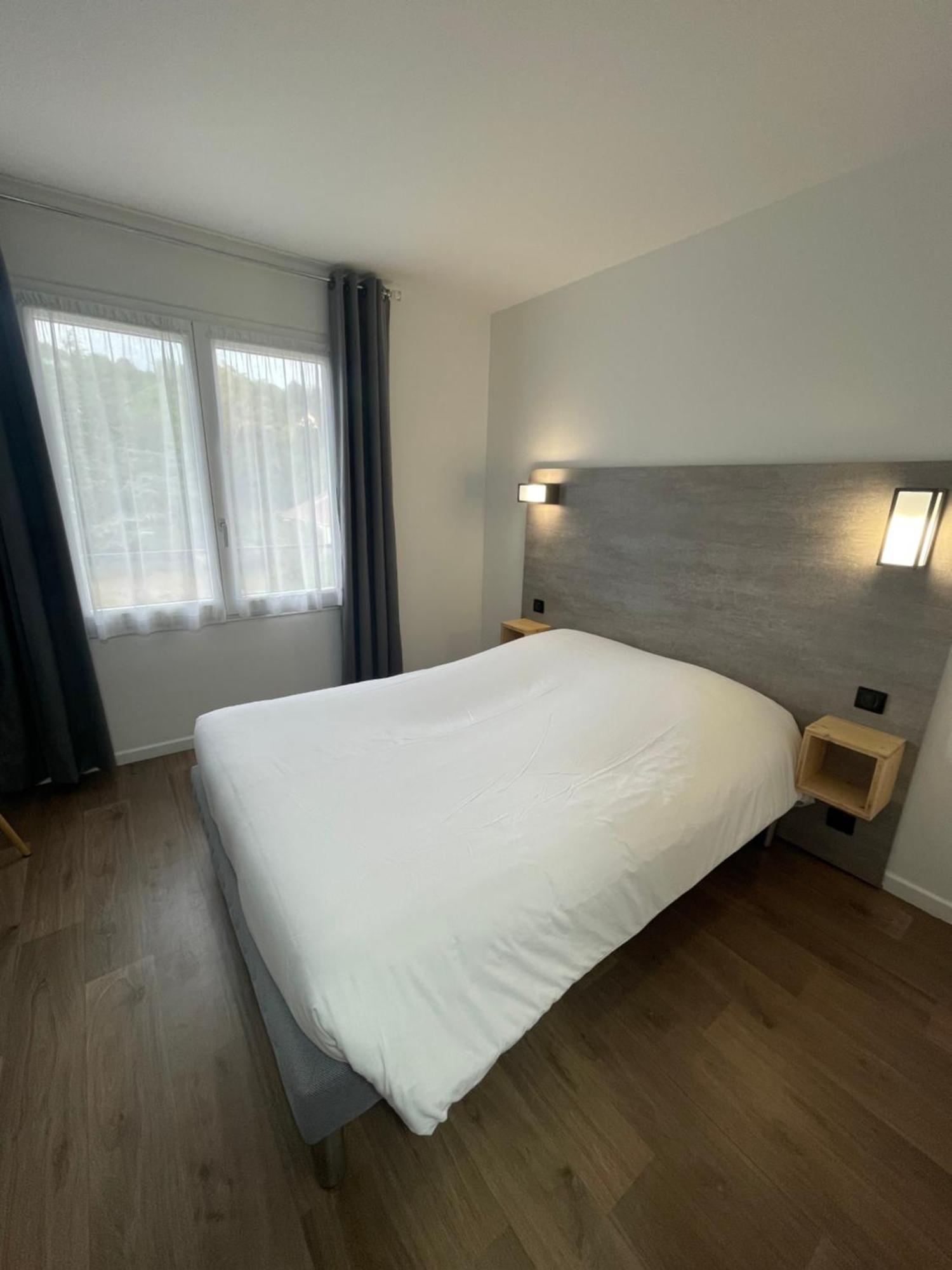 Neuves-Maisons Hotel Castel מראה חיצוני תמונה