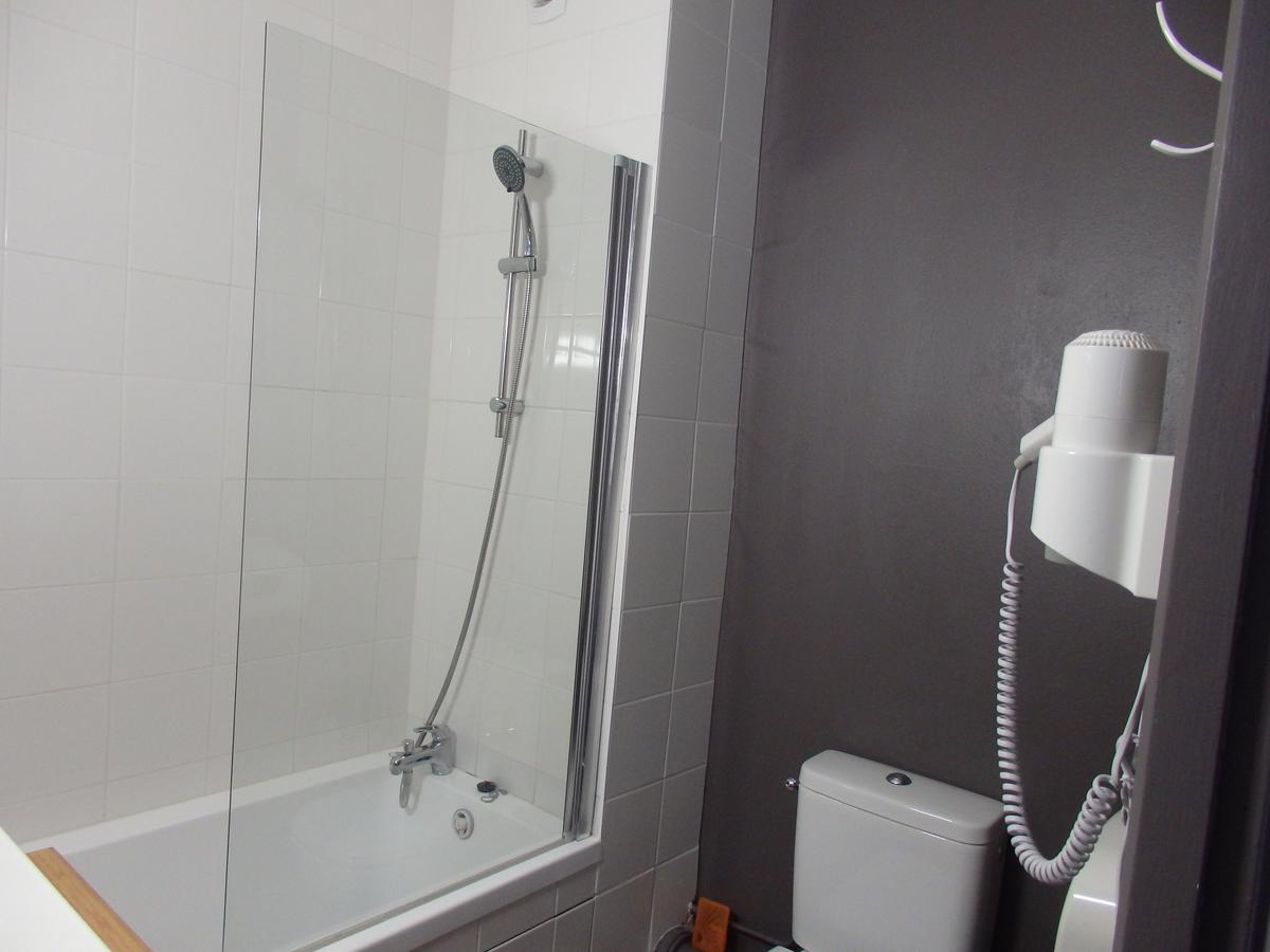 Neuves-Maisons Hotel Castel מראה חיצוני תמונה